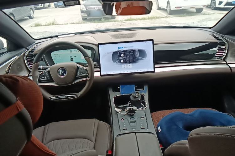 Used BYD Han 2025 DM-i 125KM Prestige Model Center Console