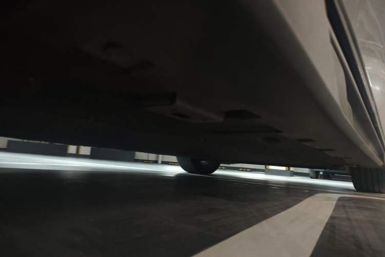 Used BYD Han 2025 EV with 701 km of Laser Radar-Enabled Intelligent Driving Chassis Rear Right