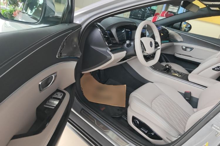Used BYD Han 2025 DM-i Intelligent Driving Edition 125KM LiDAR Flagship Model Driver Seat