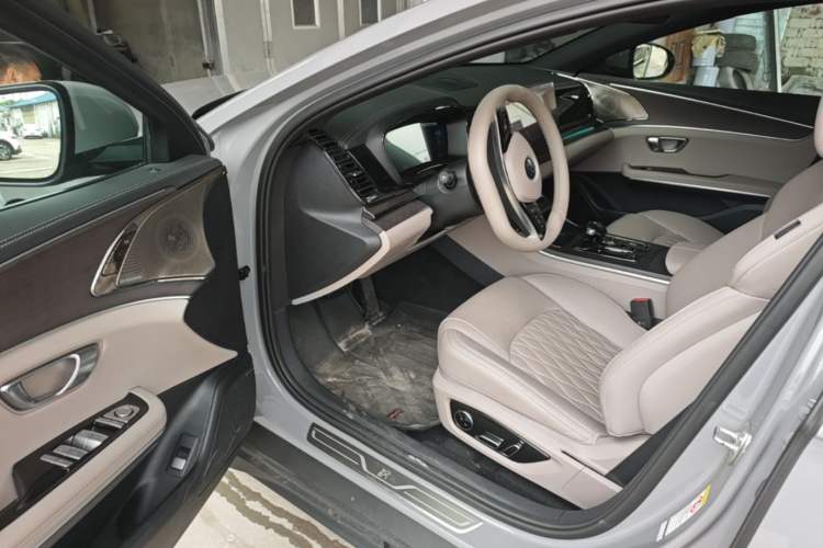 Used BYD Han 2025 EV with 701 km of Laser Radar-Enabled Intelligent Driving Driver Seat