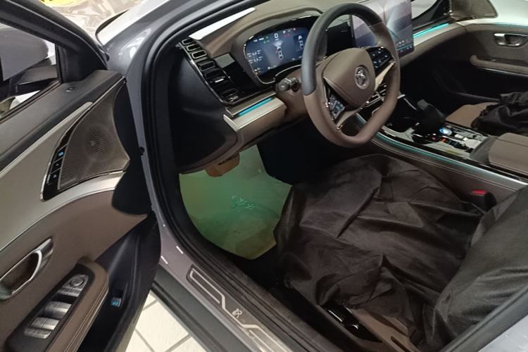 Used BYD Han 2025 DM-i Intelligent Driving Edition 125KM LiDAR Flagship Model Driver Seat