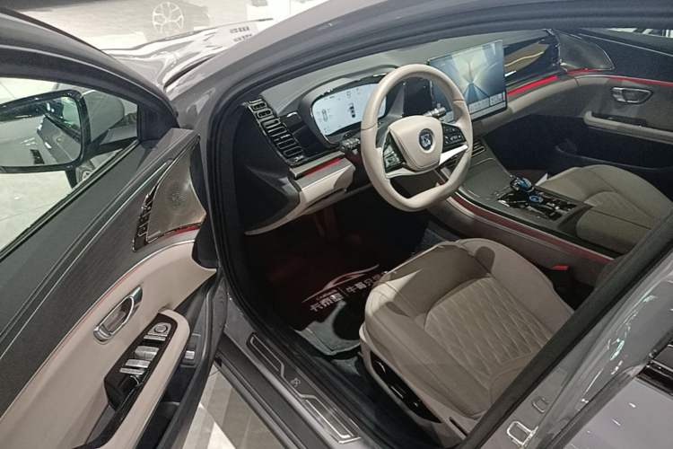 Used BYD Han 2025 DM-i Intelligent Driving Edition 125KM LiDAR Flagship Model Driver Seat