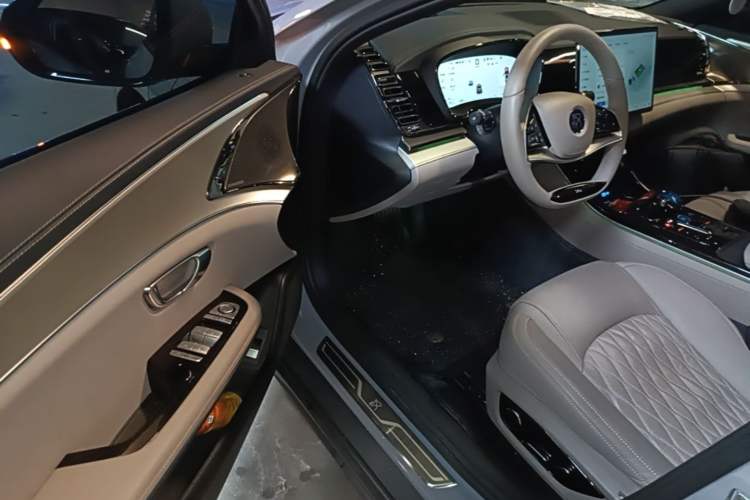 Used BYD Han 2025 DM-i 125KM Prestige Model Driver Seat