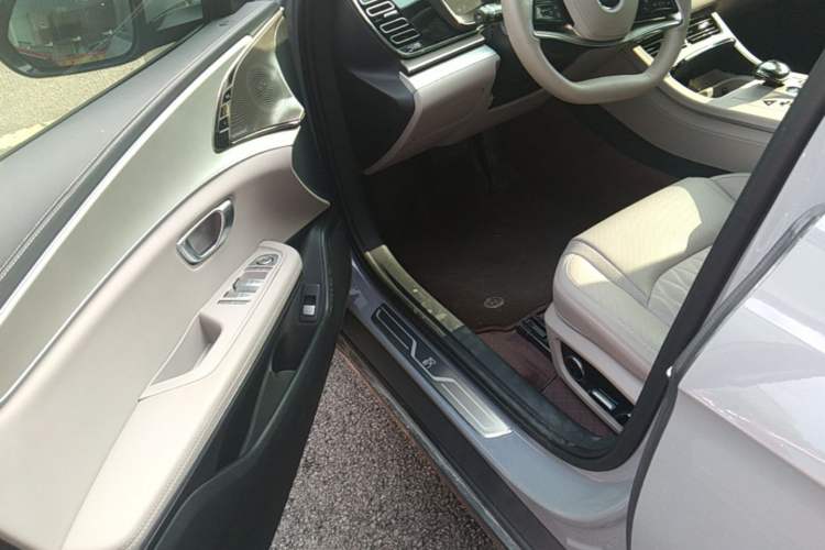 Used BYD Han 2025 EV Intelligent Driving Edition 605KM Prestige Model Driver Seat