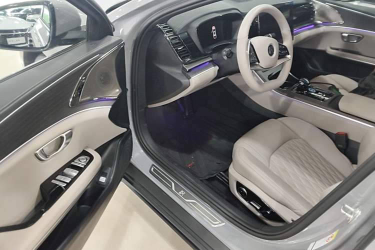Used BYD Han 2025 DM-i Intelligent Driving Edition 125KM LiDAR Flagship Model Driver Seat