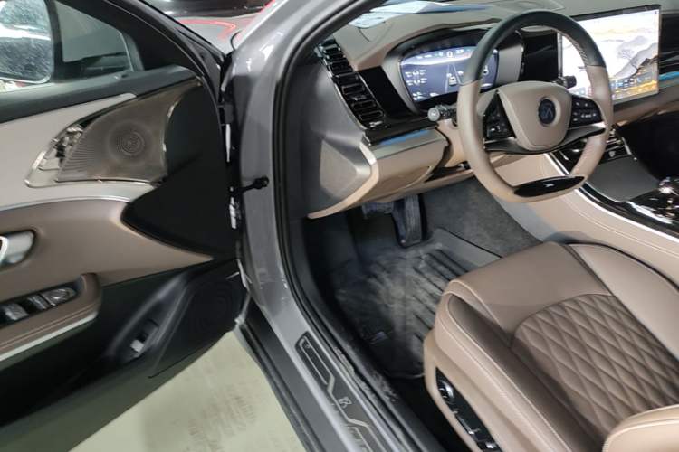 Used BYD Han 2025 DM-i 125KM Prestige Model Driver Seat