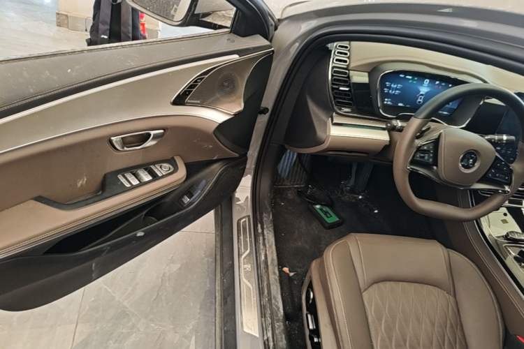 Used BYD Han 2025 DM-i Intelligent Driving Edition 125KM Prestige Model Driver Seat