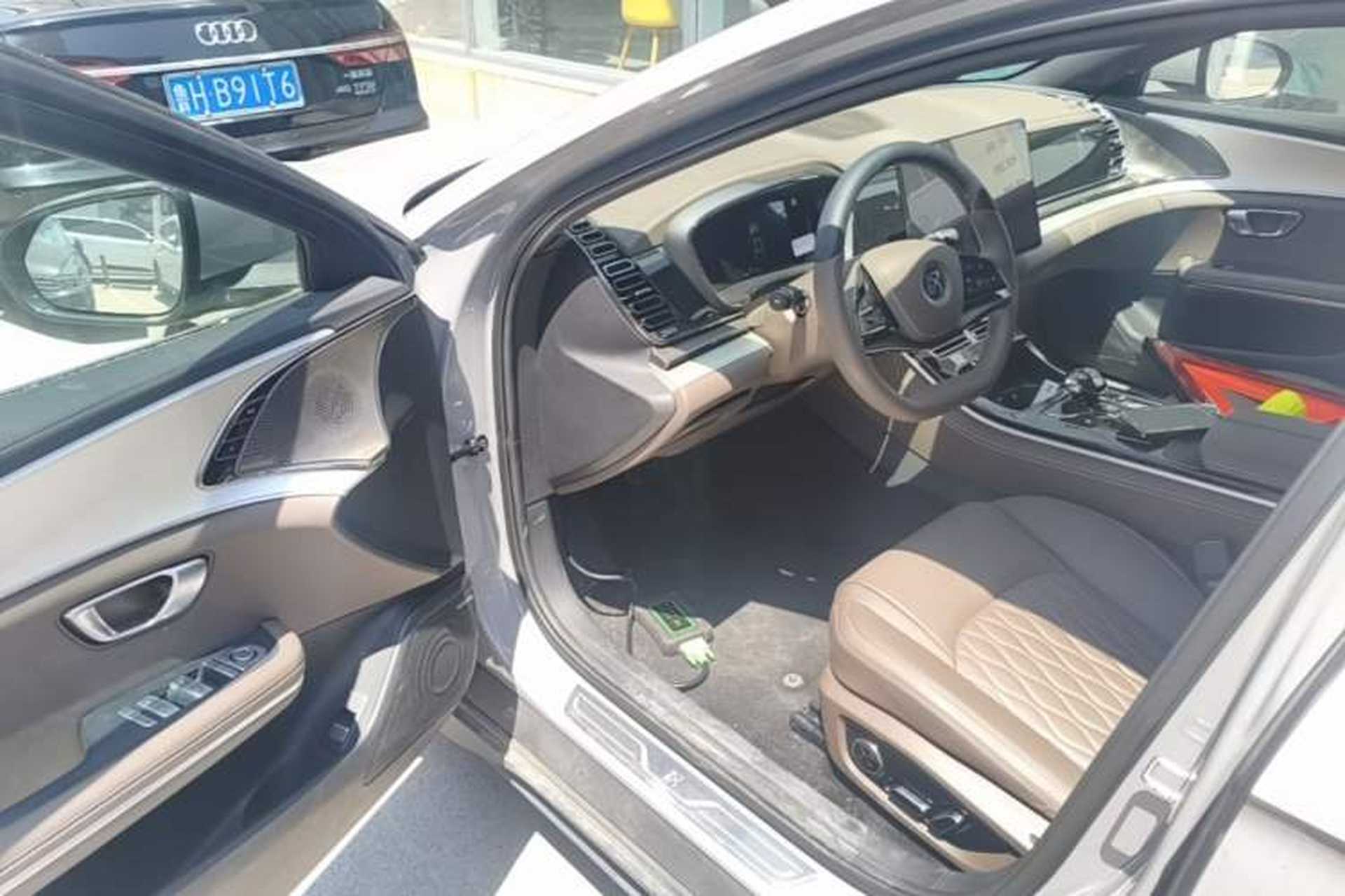 Used BYD Han 2025 DM-i Intelligent Driving Edition 125KM Prestige Model Driver Seat