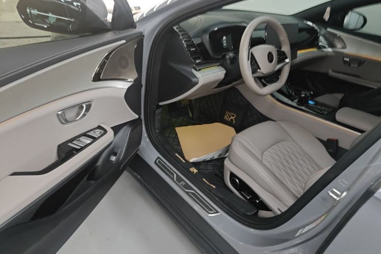 Used BYD Han 2025 DM-i Smart Drive 125KM Elite Model Driver Seat