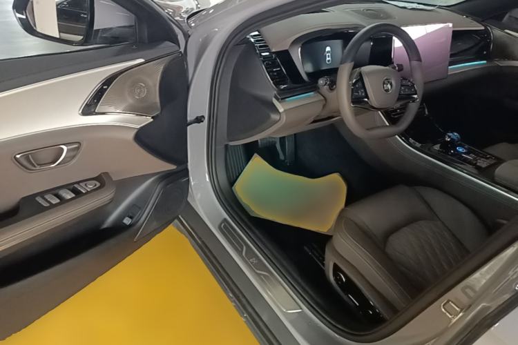 Used BYD Han 2025 DM-i Intelligent Driving Edition 125KM LiDAR Flagship Model Driver Seat