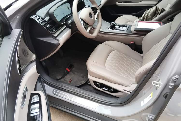 Used BYD Han 2025 DM-i Intelligent Driving Edition 125KM LiDAR Flagship Model Driver Seat