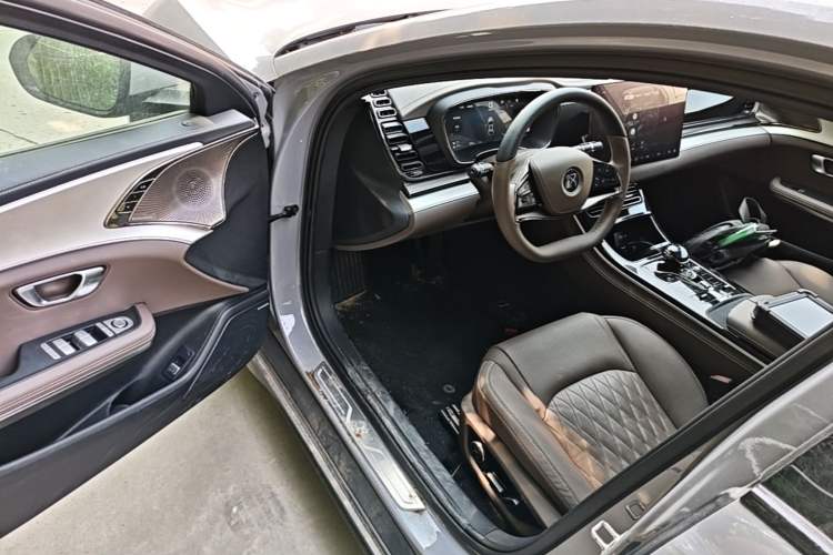 Used BYD Han 2025 DM-i Intelligent Driving Edition 125KM LiDAR Flagship Model Driver Seat