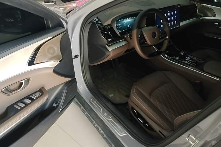 Used BYD Han 2025 DM-i 125KM Elite Model Driver Seat