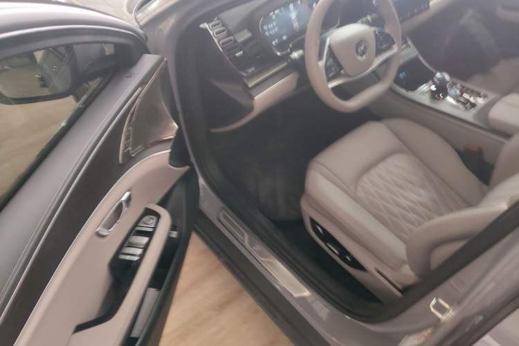 Used BYD Han 2025 EV with 701 km of Laser Radar-Enabled Intelligent Driving Driver Seat