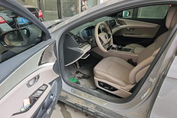 Used BYD Han 2025 DM-i 125KM Prestige Model Driver Seat