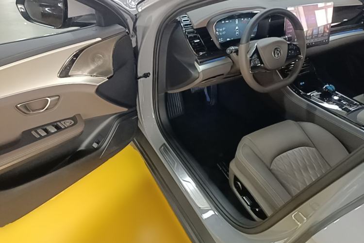Used BYD Han 2025 DM-i Intelligent Driving Edition 125KM Prestige Model Driver Seat