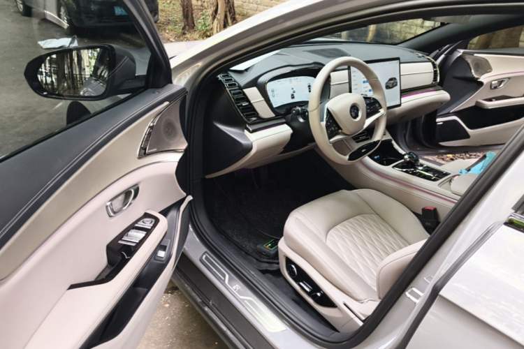 Used BYD Han 2025 DM-i 125KM Prestige Model Driver Seat
