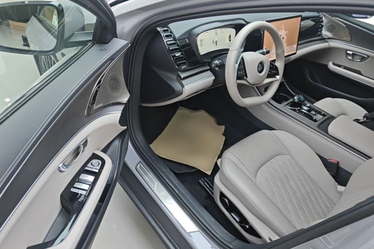 Used BYD Han 2025 EV with 701 km of Laser Radar-Enabled Intelligent Driving Driver Seat
