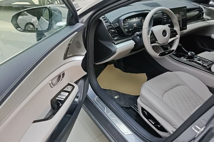 Used BYD Han 2025 DM-i Intelligent Driving Edition 125KM Prestige Model Driver Seat