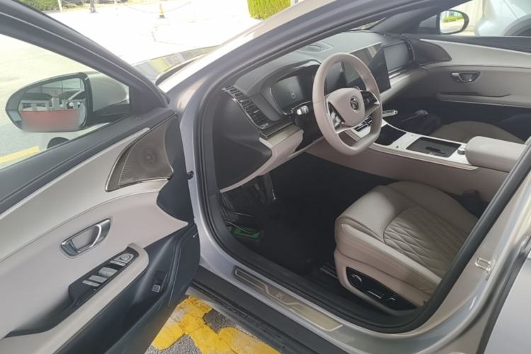 Used BYD Han 2025 Model EV Intelligent Driving Edition 635KM LiDAR Flagship Driver Seat