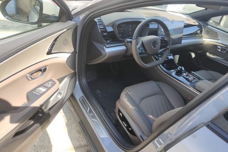 Used BYD Han 2025 DM-i Intelligent Driving Edition 125KM Prestige Model Driver Seat