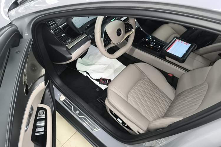 Used BYD Han 2025 DM-i Intelligent Driving Edition 125KM LiDAR Flagship Model Driver Seat