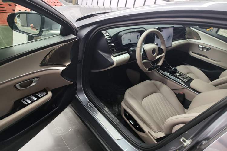 Used BYD Han 2025 EV 605KM Prestige Model Driver Seat