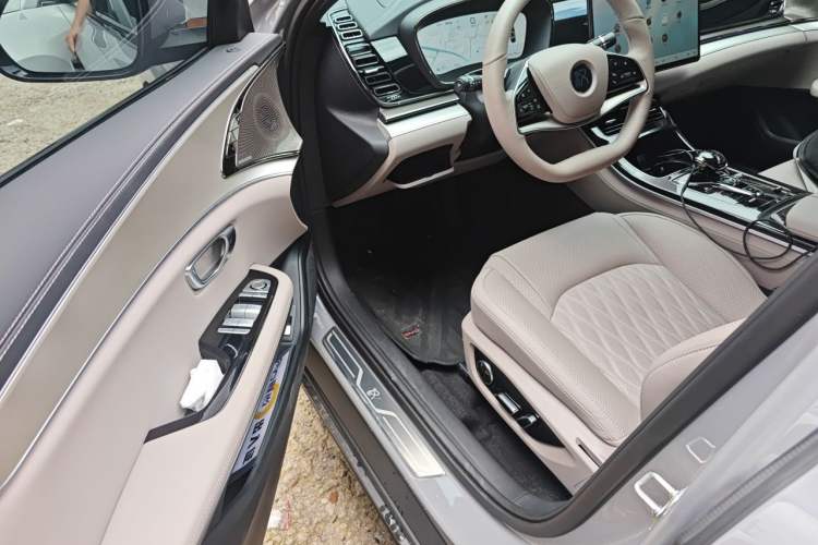 Used BYD Han 2025 EV Intelligent Driving Edition 605KM Prestige Model Driver Seat
