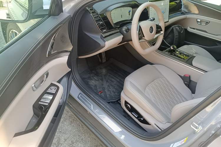 Used BYD Han 2025 DM-i Intelligent Driving Edition 125KM LiDAR Flagship Model Driver Seat