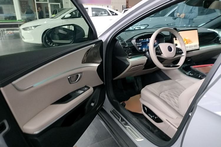 Used BYD Han 2025 DM-i Smart Drive 125KM Elite Model Driver Seat