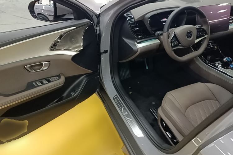 Used BYD Han 2025 DM-i Intelligent Driving Edition 125KM Prestige Model Driver Seat