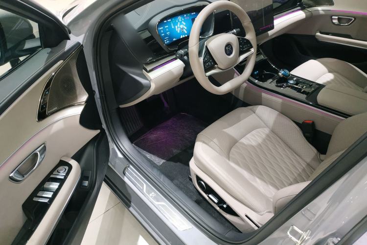 Used BYD Han 2025 DM-i Smart Drive 125KM Prestige Model Driver Seat