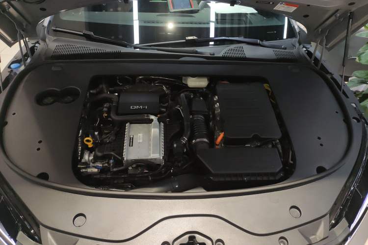 Used BYD Han 2025 DM-i Intelligent Driving Edition 125KM LiDAR Flagship Model Engine Bay