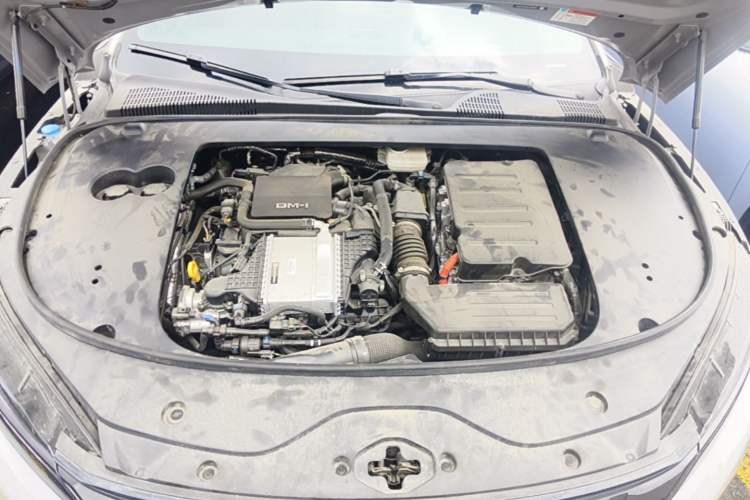 Used BYD Han 2025 DM-i 125KM LiDAR-Powered Intelligent Driving Model Engine Bay