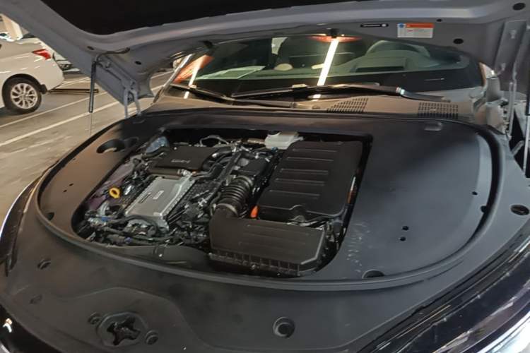Used BYD Han 2025 DM-i 125KM Prestige Model Engine Bay