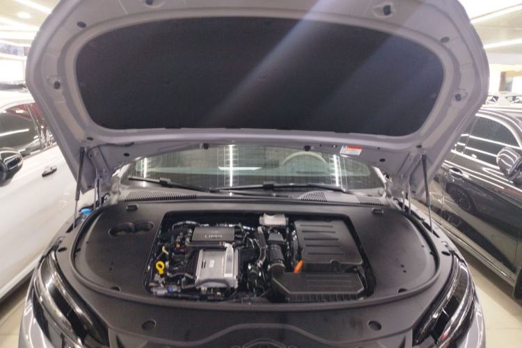 Used BYD Han 2025 DM-i 125KM LiDAR-Powered Intelligent Driving Model Engine Bay