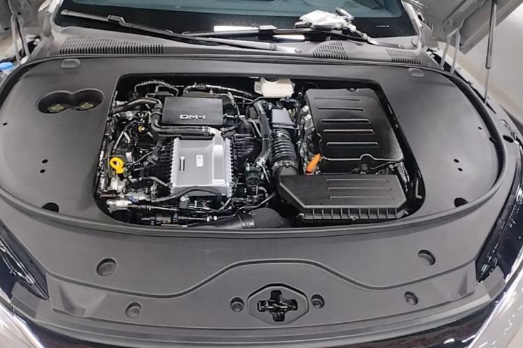Used BYD Han 2025 DM-i Smart Drive 125KM Elite Model Engine Bay