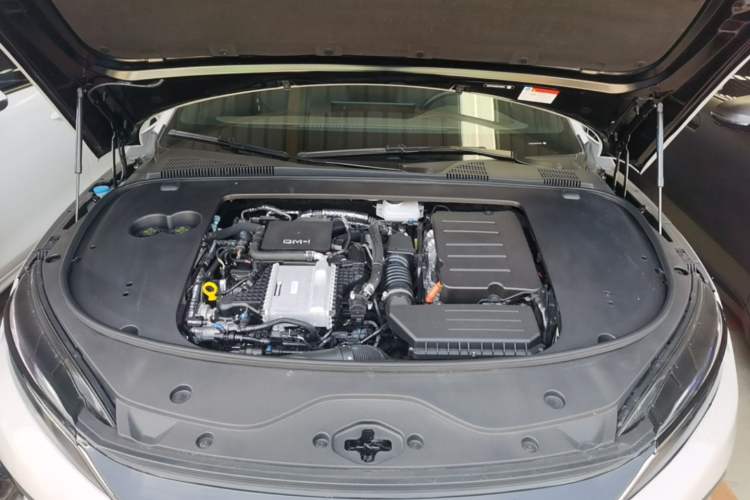 Used BYD Han 2025 DM-i 125KM Elite Model Engine Bay