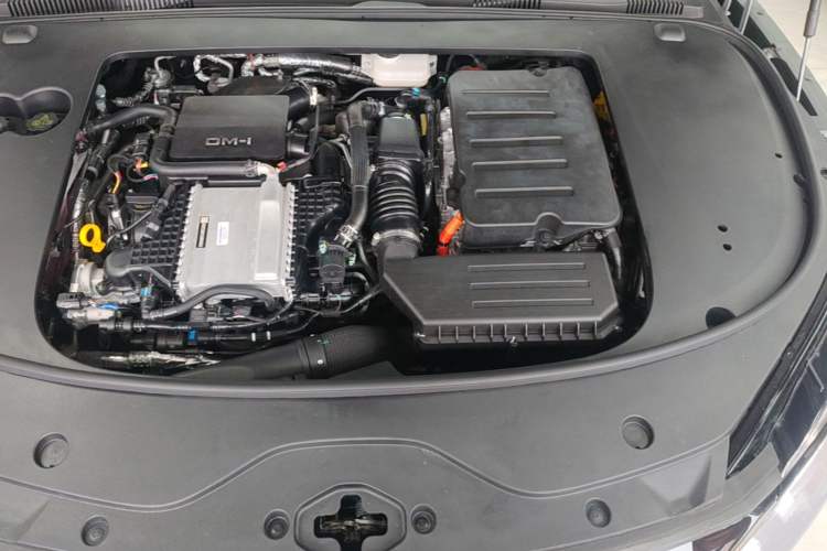 Used BYD Han 2025 DM-i Smart Drive 125KM Elite Model Engine Bay