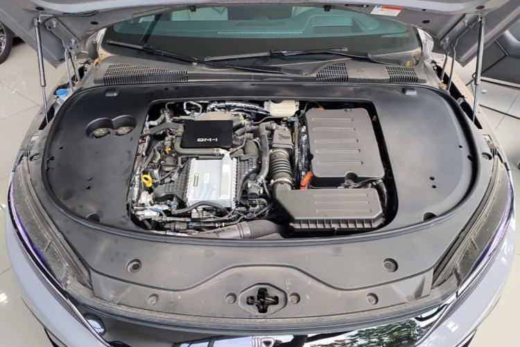 Used BYD Han 2025 DM-i 125KM LiDAR-Powered Intelligent Driving Model Engine Bay