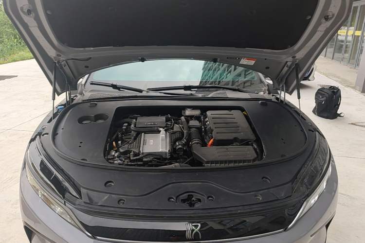 Used BYD Han 2025 DM-i 125KM Elite Model Engine Bay