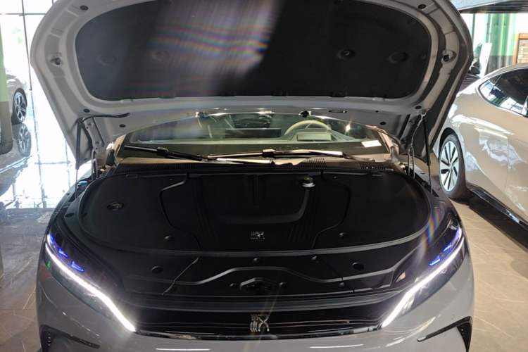 Used BYD Han 2025 EV with 701 km of Laser Radar-Enabled Intelligent Driving Engine Bay