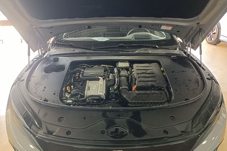 Used BYD Han 2025 DM-i Intelligent Driving Edition 125KM Prestige Model Engine Bay