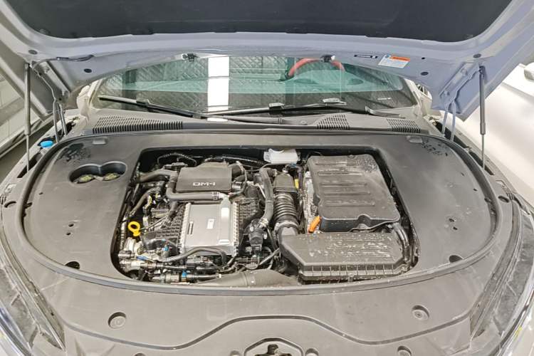 Used BYD Han 2025 DM-i Smart Drive 125KM Elite Model Engine Bay