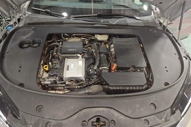 Used BYD Han 2025 DM-i 125KM LiDAR-Powered Intelligent Driving Model Engine Bay