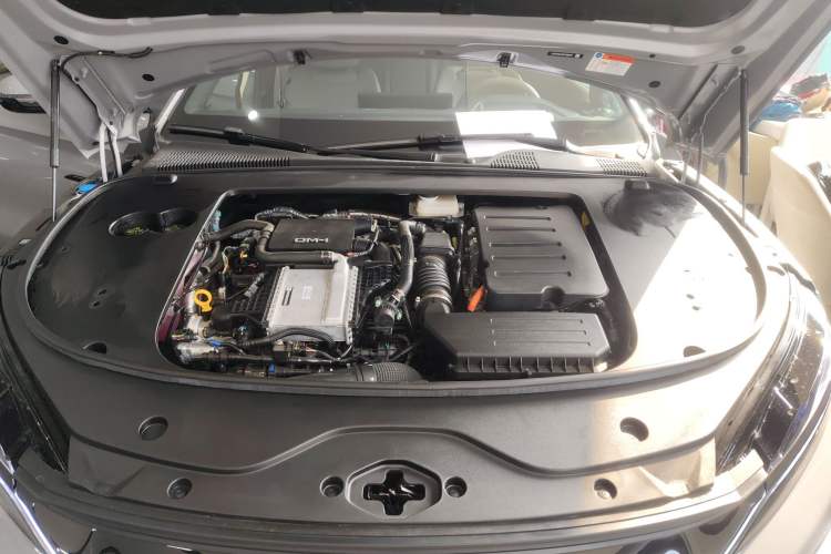 Used BYD Han 2025 DM-i Intelligent Driving Edition 125KM LiDAR Flagship Model Engine Bay