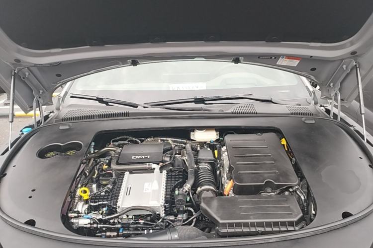 Used BYD Han 2025 DM-i 125KM LiDAR-Powered Intelligent Driving Model Engine Bay