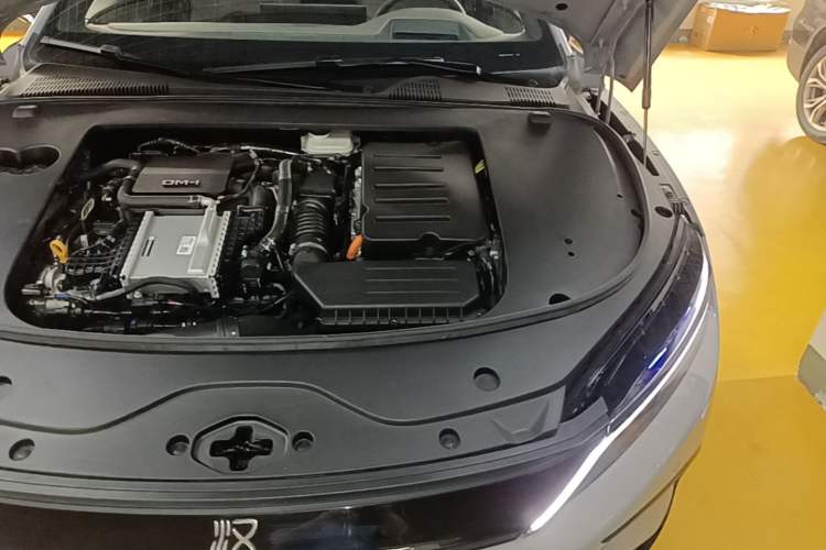 Used BYD Han 2025 DM-i Intelligent Driving Edition 125KM Prestige Model Engine Bay Left