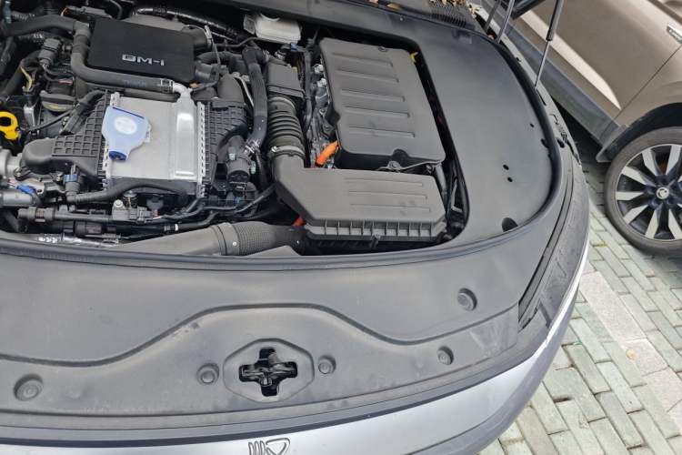 Used BYD Han 2025 DM-i 125KM Elite Model Engine Bay Left