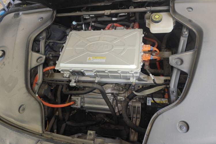 Used BYD Han 2025 EV with 701 km of Laser Radar-Enabled Intelligent Driving Engine Bay Left